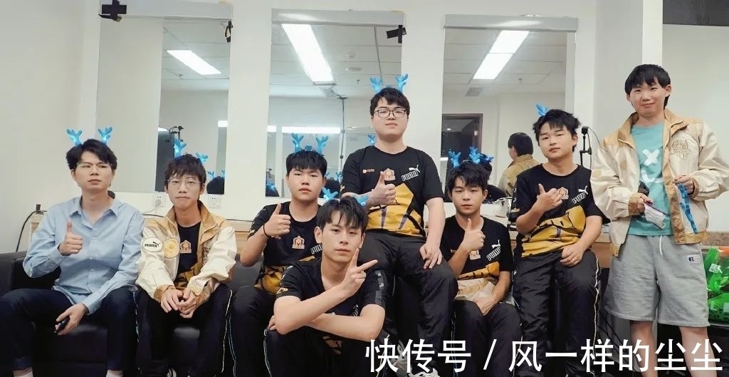 在这样的背 在这样的背