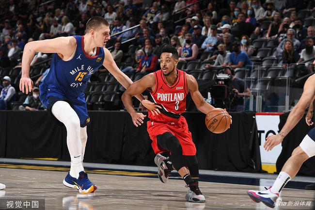 德罗赞持球 德罗赞持球